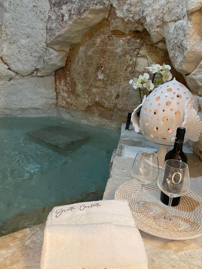 Grotta Carlotta Bed & Breakfast Ostuni Bagian luar foto