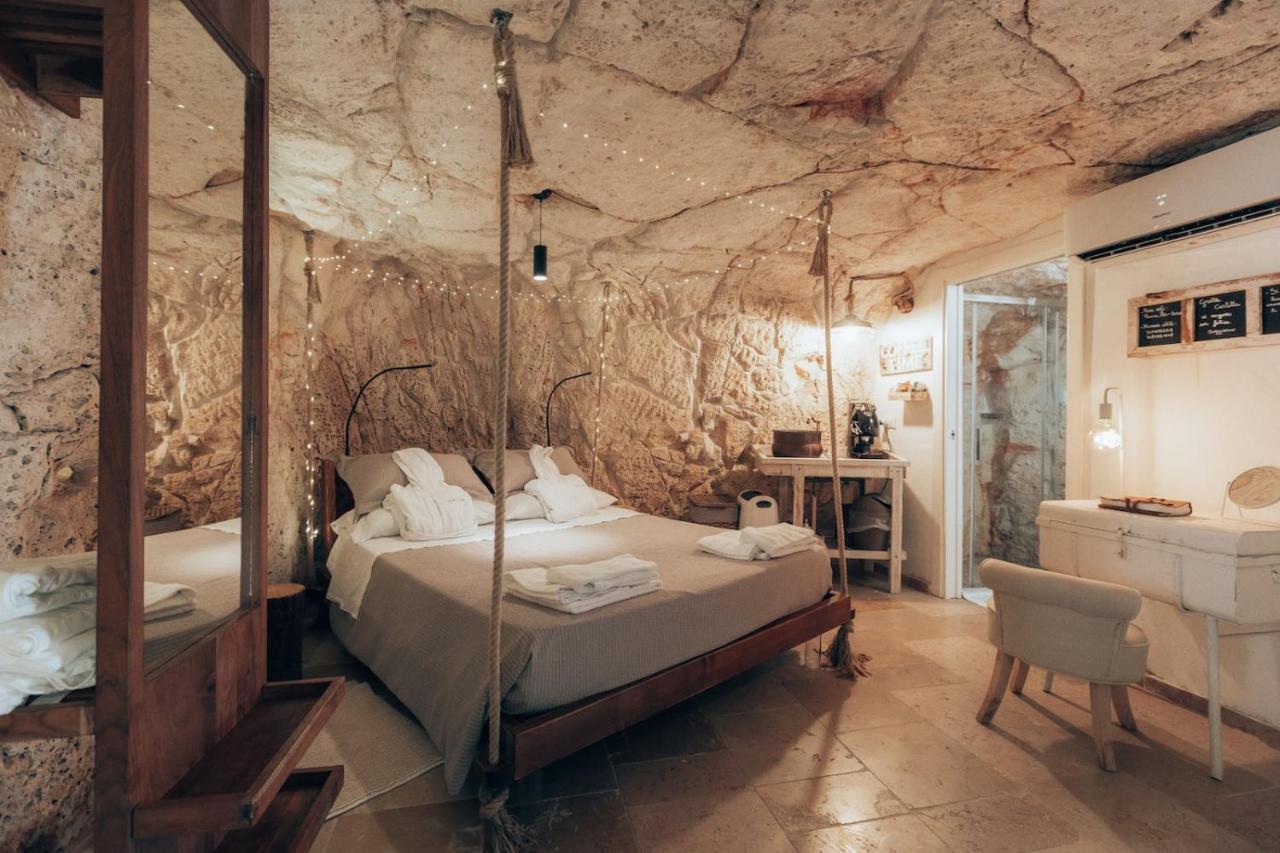 Grotta Carlotta Bed & Breakfast Ostuni Bagian luar foto