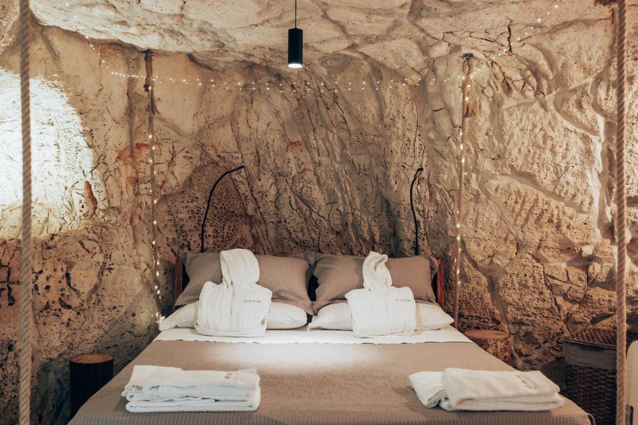 Grotta Carlotta Bed & Breakfast Ostuni Bagian luar foto