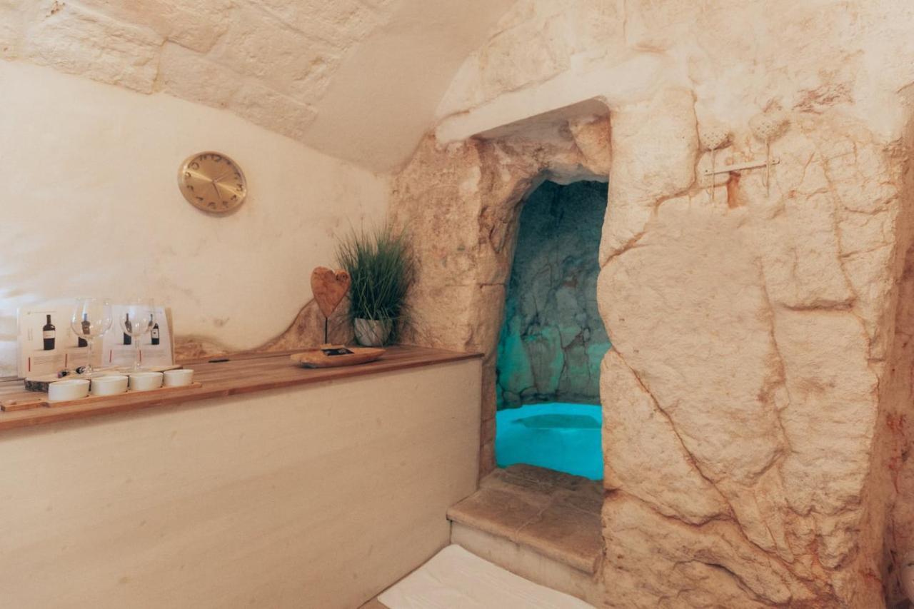 Grotta Carlotta Bed & Breakfast Ostuni Bagian luar foto