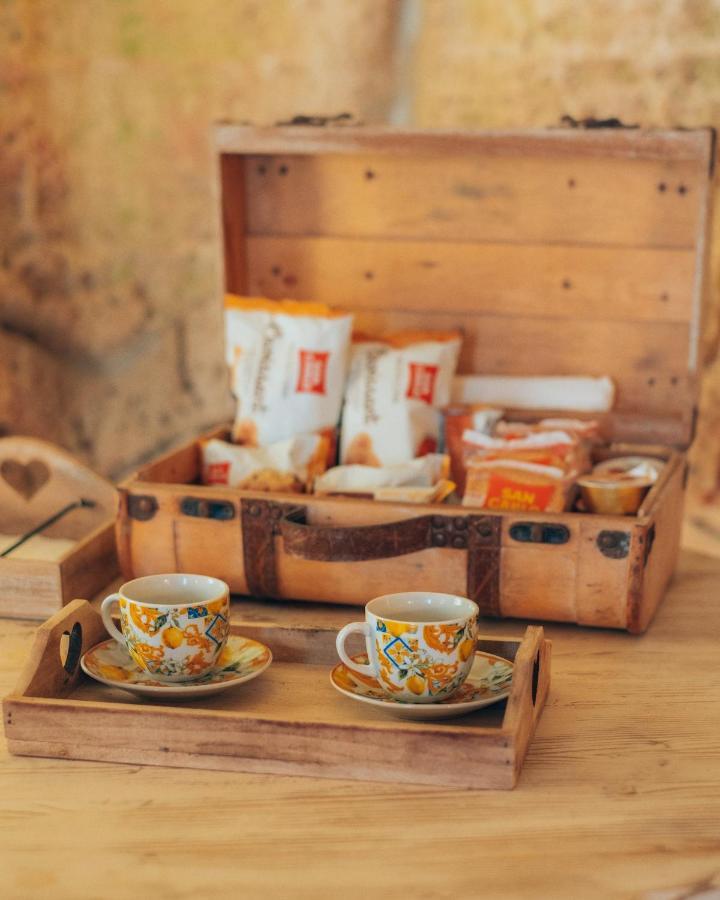 Grotta Carlotta Bed & Breakfast Ostuni Bagian luar foto