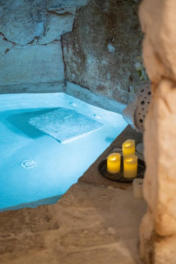Grotta Carlotta Bed & Breakfast Ostuni Bagian luar foto